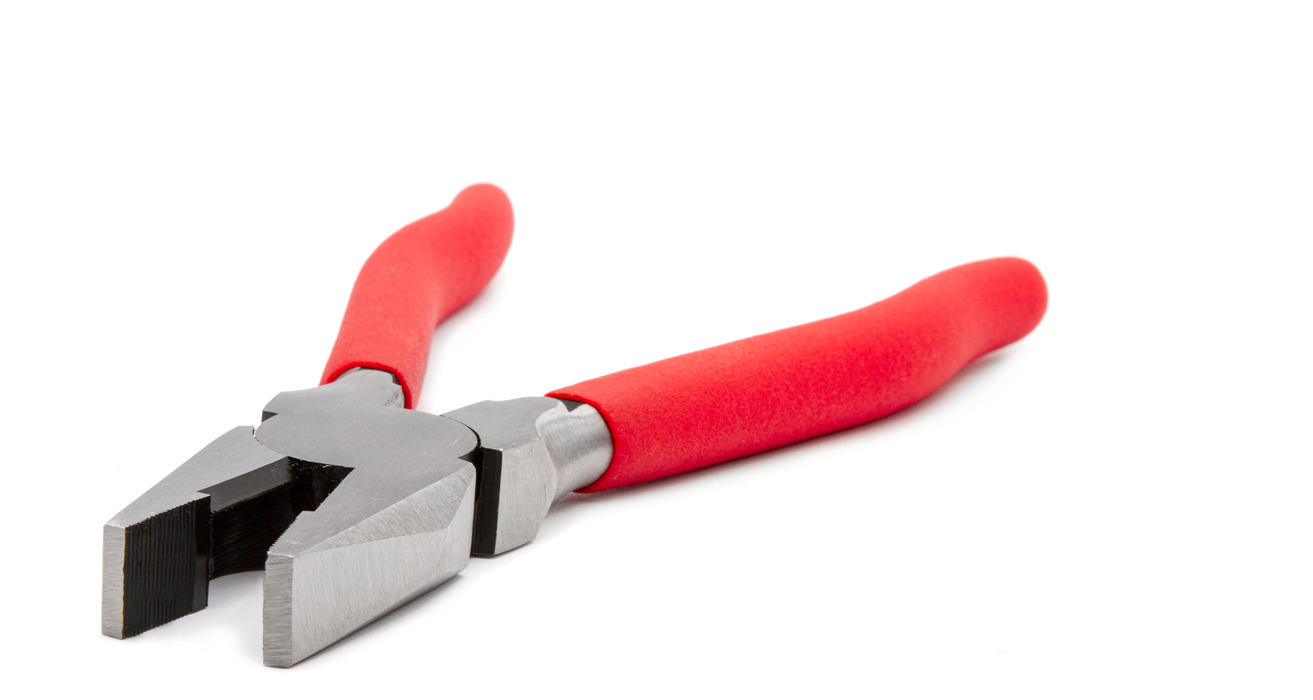 Triplett 8" Linesman Pliers With Fish Tape Puller TT-270 angle